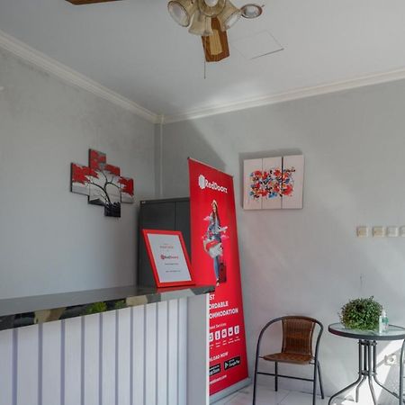 Reddoorz Near Padang Golf Adisucipto Hotel Potrojayan Eksteriør billede