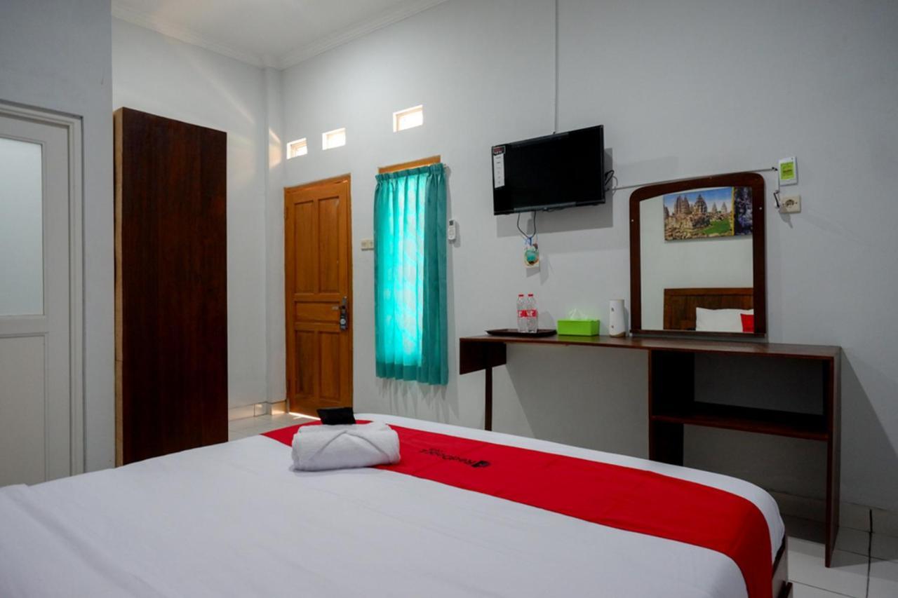 Reddoorz Near Padang Golf Adisucipto Hotel Potrojayan Eksteriør billede